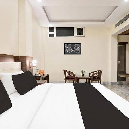 Super Townhouse Kankarbagh Formerly Kunwar Alcajars Patna  Esterno foto