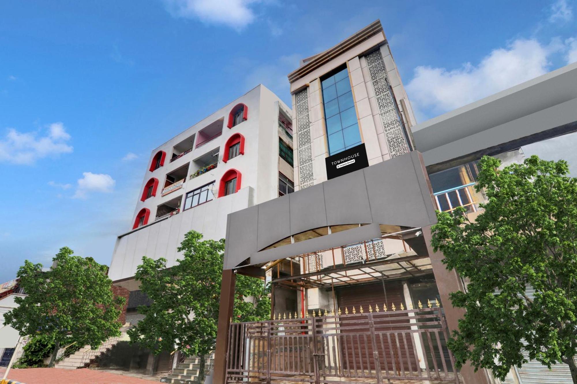 Super Townhouse Kankarbagh Formerly Kunwar Alcajars Patna  Esterno foto