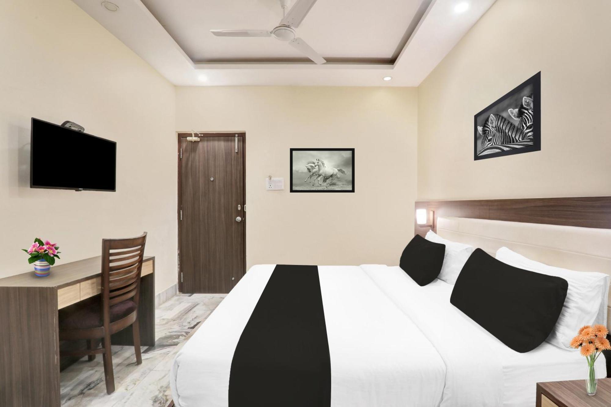 Super Townhouse Kankarbagh Formerly Kunwar Alcajars Patna  Esterno foto