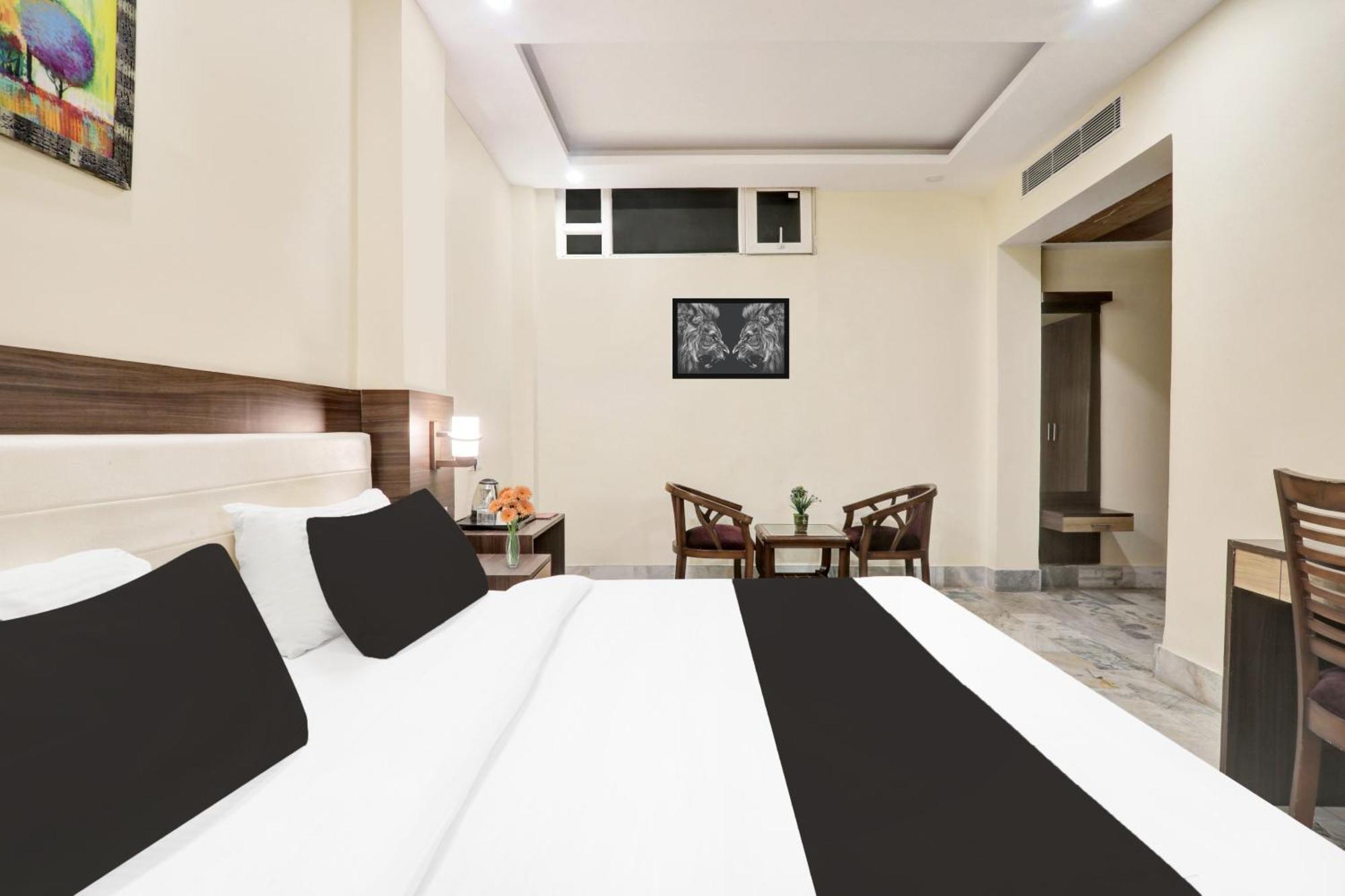 Super Townhouse Kankarbagh Formerly Kunwar Alcajars Patna  Esterno foto